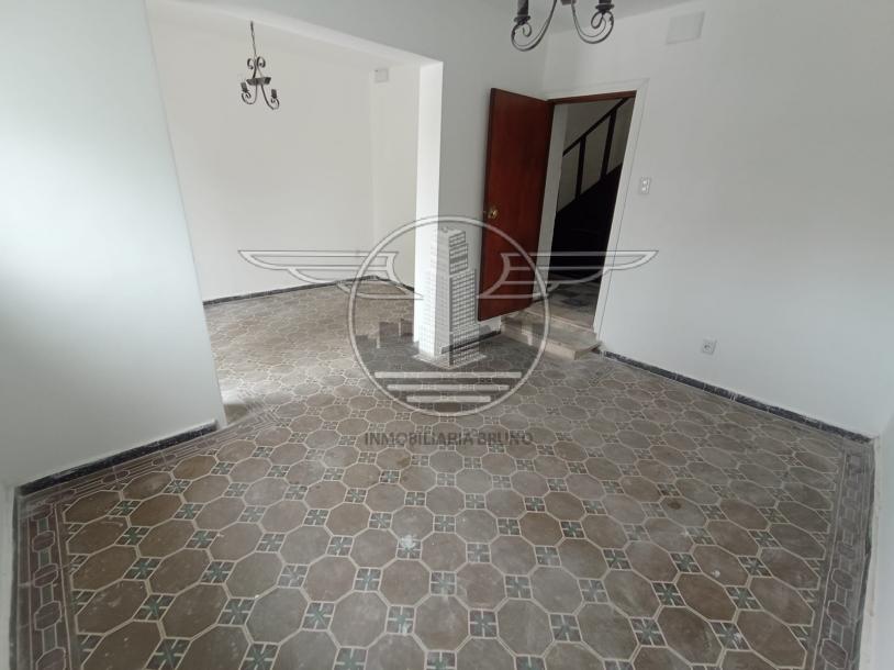 SE VENDE CASA DE 2 DORMITORIOS-4