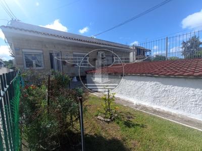 SE VENDE CASA DE 2 DORMITORIOS - PIEDRAS BLANCAS