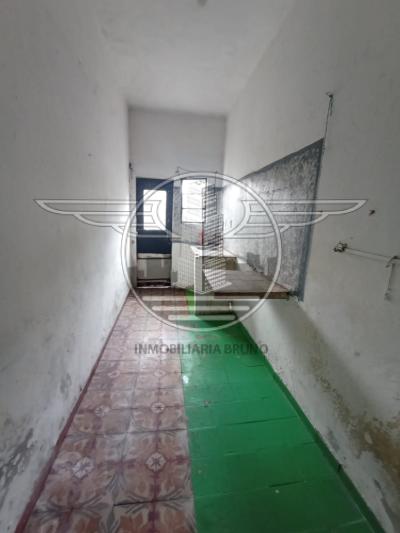 SE VENDEN 3 CASAS Y COCHERA EN UN MISMO PADRÓN