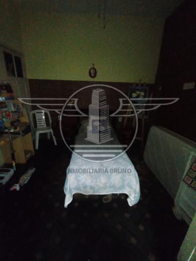 SE VENDEN 3 CASAS Y COCHERA EN UN MISMO PADRÓN