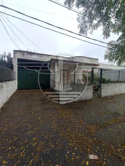 SE VENDEN 3 CASAS Y COCHERA EN UN MISMO PADRÓN
