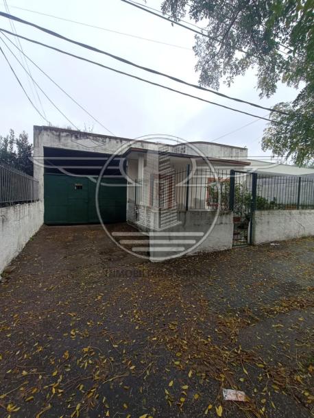 SE VENDEN 3 CASAS Y COCHERA EN UN MISMO PADRÓN-33