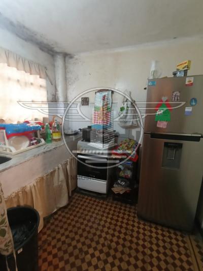 SE VENDEN 3 CASAS Y COCHERA EN UN MISMO PADRÓN