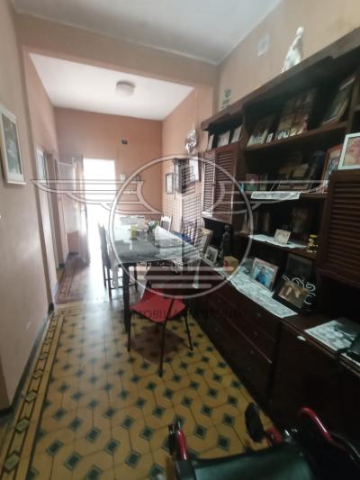 SE VENDEN 3 CASAS Y COCHERA EN UN MISMO PADRÓN