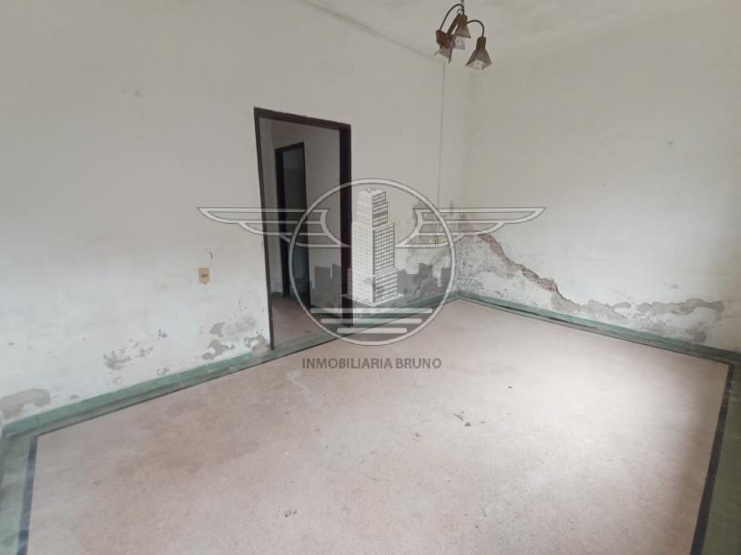 SE VENDEN 3 CASAS Y COCHERA EN UN MISMO PADRÓN-12