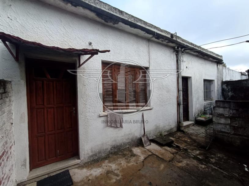 SE VENDEN 3 CASAS Y COCHERA EN UN MISMO PADRÓN-9