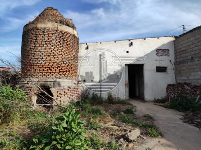 SE VENDE TERRENO CON MEJORAS EN FLOR DE MAROÑAS