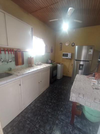 SE VENDE CASA DE 2 DORMITORIOS - MAROÑAS