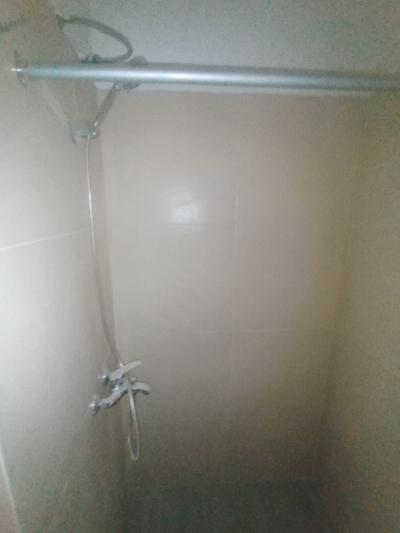 SE ALQUILA CASA DE UN DORMITORIO - JARDINES DEL HIPODROMO