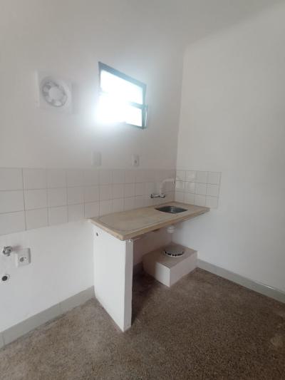 SE ALQUILA CASA DE UN DORMITORIO - JARDINES DEL HIPODROMO