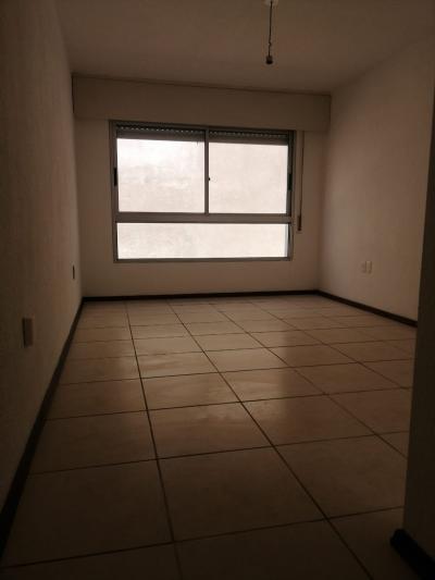SE ALQUILA APARTAMENTO DE UN DORMITORIO - MALVIN