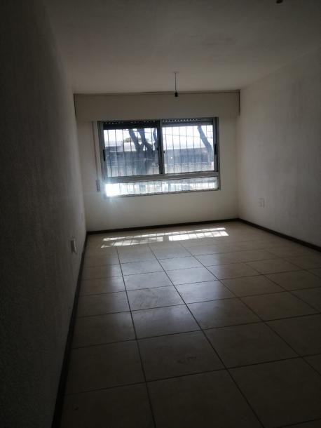 SE ALQUILA APARTAMENTO DE 2 DORMITORIOS - MALVIN-3