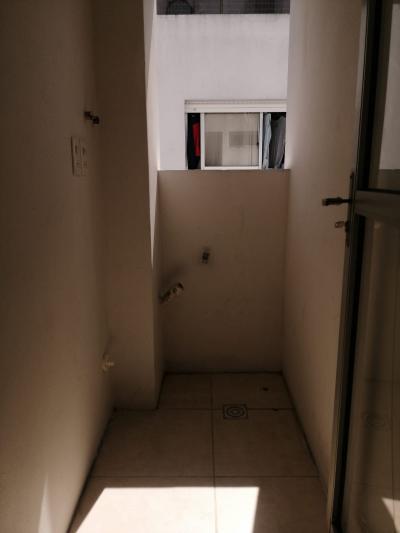 SE ALQUILA APARTAMENTO DE UNA HABITACION - MALVIN