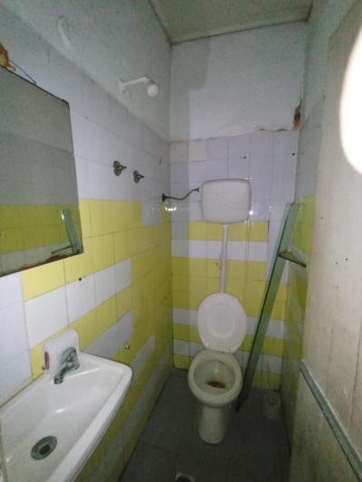 SE ALQUILA LOCAL COMERCIAL - PARQUE BATLLE