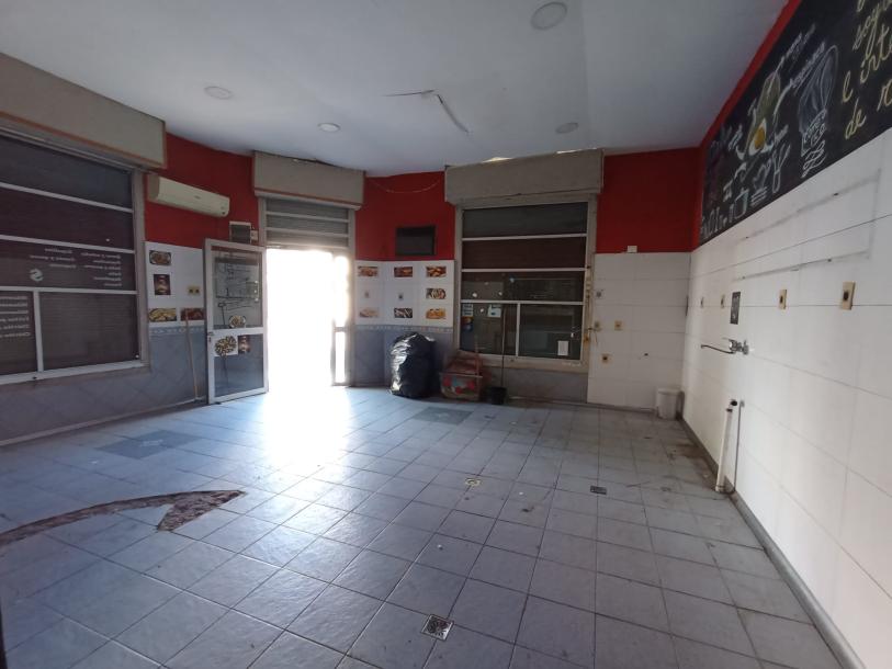 SE ALQUILA LOCAL COMERCIAL - PARQUE BATLLE-4