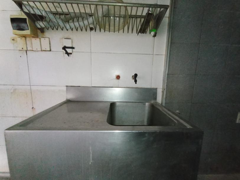 SE ALQUILA LOCAL COMERCIAL - PARQUE BATLLE-10