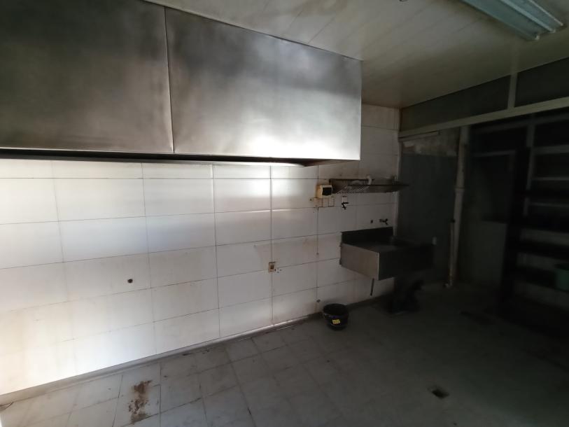 SE ALQUILA LOCAL COMERCIAL - PARQUE BATLLE-7