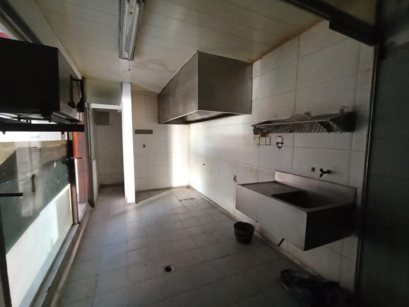 SE ALQUILA LOCAL COMERCIAL - PARQUE BATLLE-6