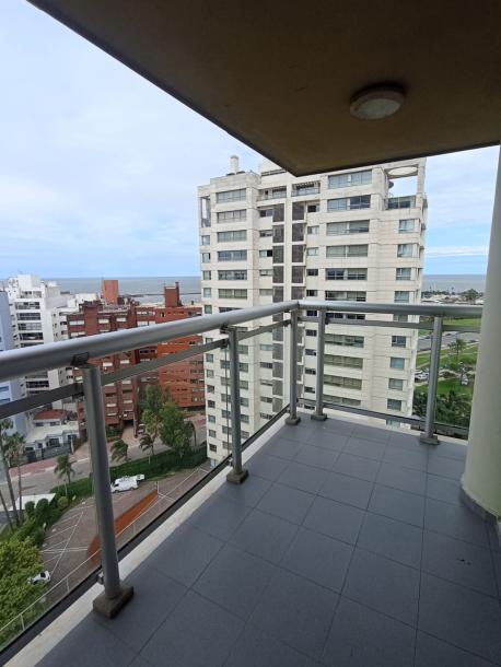 SE ALQUILA APARTAMENTO EN LAS TORRES NAUTICAS DE 2 HABITACIONES - PUERTO DEL BUCEO-2