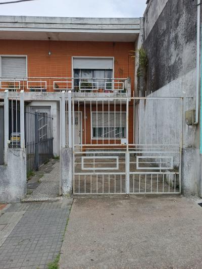 Apartamento con entrada independiente y garage — Excelente ubicación