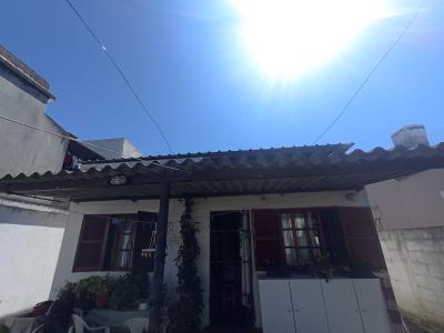 SE VENDE CASA 2 DORMITORIOS EN BARRIO ITUZAINGO