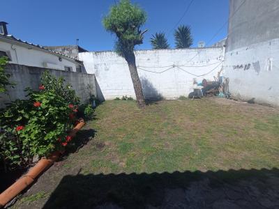 SE VENDE CASA 2 DORMITORIOS EN BARRIO ITUZAINGO