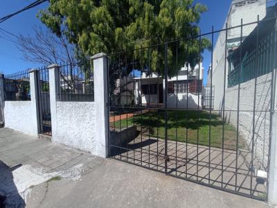 SE VENDE CASA 2 DORMITORIOS EN BARRIO ITUZAINGO