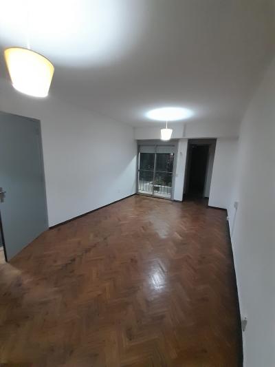 SE ALQUILA APARTAMENTO DE UN DORMITORIO - CENTRO