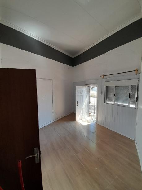 SE ALQUILA CASA DE 2 DORMITORIOS - ITUZAINGO-2