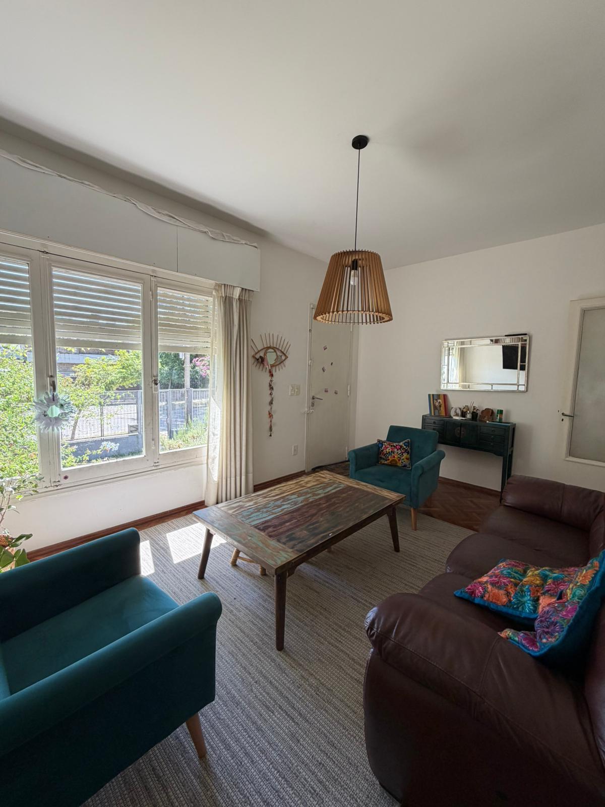 SE VENDE HERMOSA CASA 4 DORMITORIOS EN MALVIN