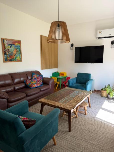 SE VENDE HERMOSA CASA 4 DORMITORIOS EN MALVIN-8