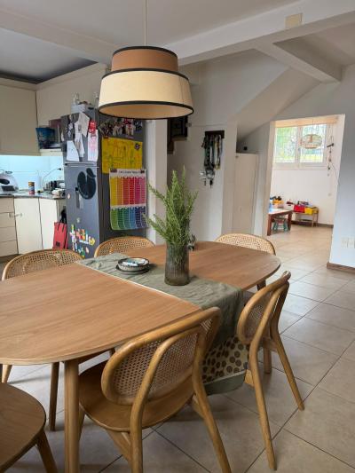 SE VENDE HERMOSA CASA 4 DORMITORIOS EN MALVIN