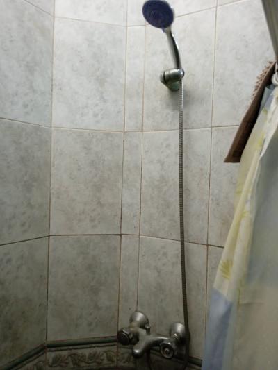 SE VENDE CASA 2 DORMITORIOS EN JARDINES DEL HIPODROMO