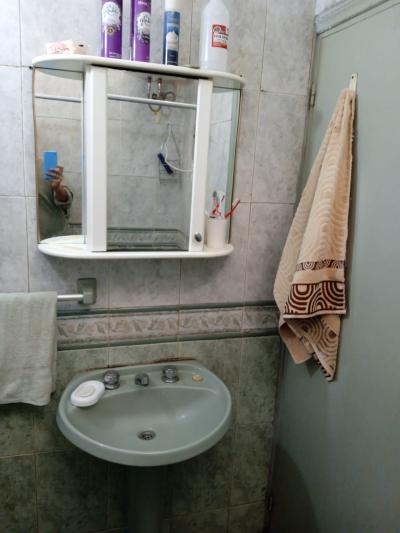 SE VENDE CASA 2 DORMITORIOS EN JARDINES DEL HIPODROMO