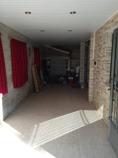 SE VENDE CASA 2 DORMITORIOS EN JARDINES DEL HIPODROMO