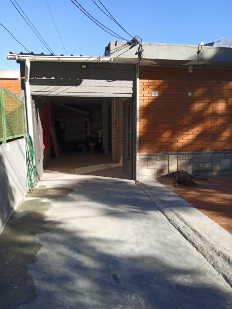 SE VENDE CASA 2 DORMITORIOS EN JARDINES DEL HIPODROMO-3