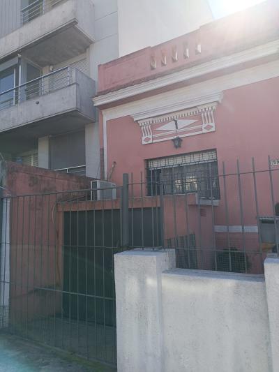 SE VENDE CASA 3 DORMITORIOS EN LA BLANQUEADA