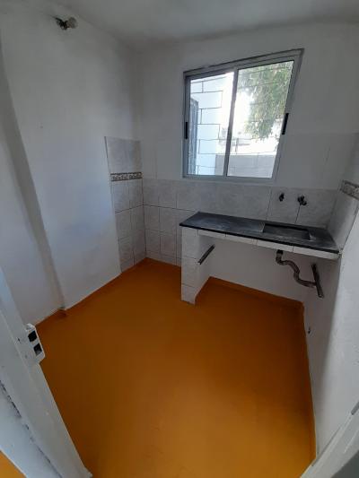 SE ALQUILA APARTAMENTO DE 2 HABITACIONES - MAROÑAS