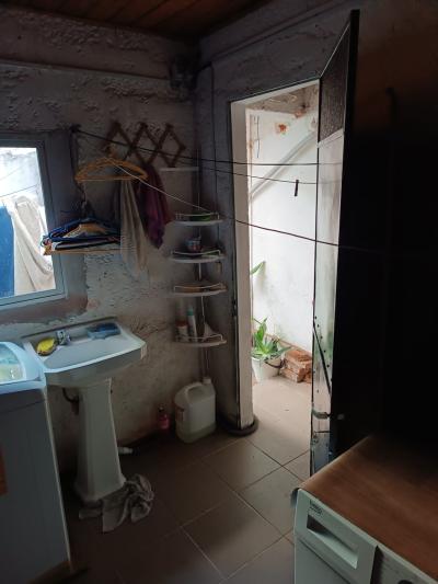 SE VENDE CASA 2 DORMITORIOS CON GARAJE Y CONSULTORIO INDEPENDIENTE - LA UNIÓN / VILLA ESPAÑOLA
