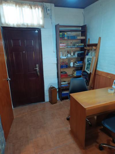SE VENDE CASA 2 DORMITORIOS CON GARAJE Y CONSULTORIO INDEPENDIENTE - LA UNIÓN / VILLA ESPAÑOLA