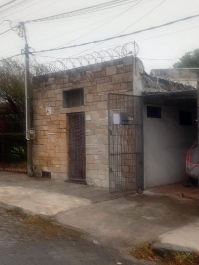 SE VENDE CASA 2 DORMITORIOS CON GARAJE Y CONSULTORIO INDEPENDIENTE - LA UNIÓN / VILLA ESPAÑOLA