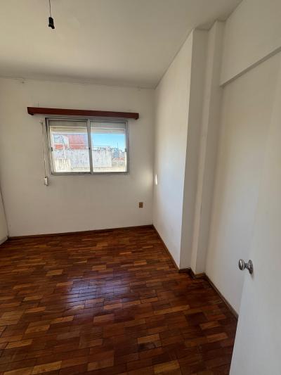 SE ALQUILA APARTAMENTO DE UNA HABITACION - CENTRO