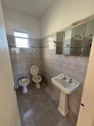 SE ALQUILA APARTAMENTO DE UNA HABITACION - CENTRO