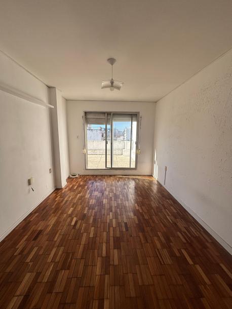 SE ALQUILA APARTAMENTO DE UNA HABITACION - CENTRO-4