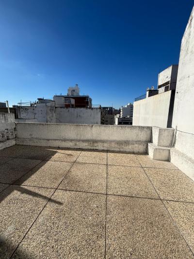 SE ALQUILA APARTAMENTO DE UNA HABITACION - CENTRO