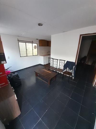 SE ALQUILA APARTAMENTO DE UNA HABITACIÓN - MAROÑAS