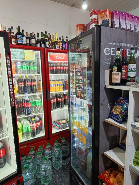 SE VENDE LOCAL COMERCIAL EN COMPLEJO MALVIN ALTO-7