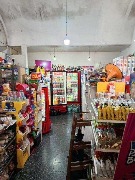 SE VENDE LOCAL COMERCIAL EN COMPLEJO MALVIN ALTO-6