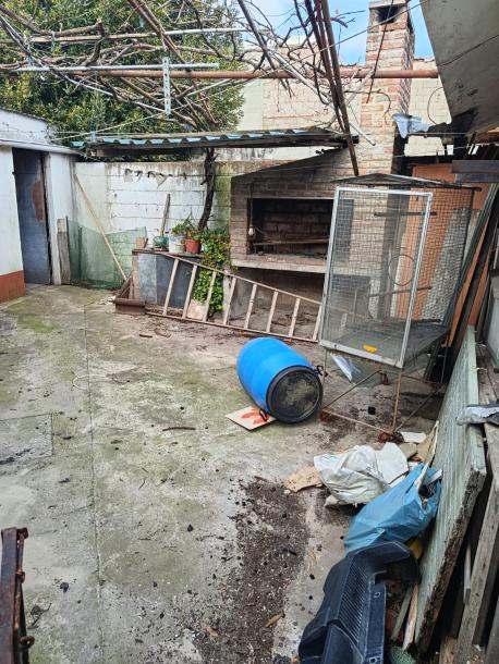 SE VENDE PADRÓN CON 3 UNIDADES- CAMOATI Y 20 DE FEBRERO-12