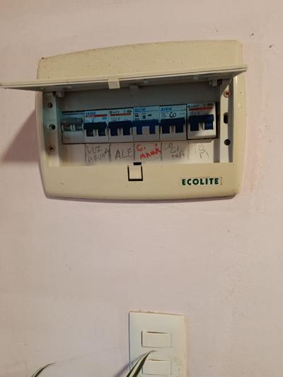 SE VENDE CASA 3 DORMITORIOS Y TERRENO ANEXO CON GRAN POTENCIAL